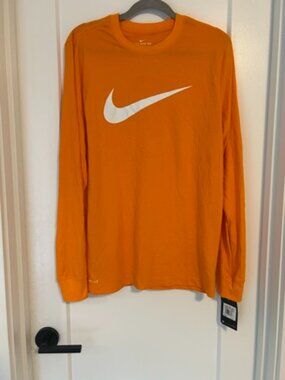 Nike Orange Long Sleeve Athletic Shirt Men’s Medium NWT
